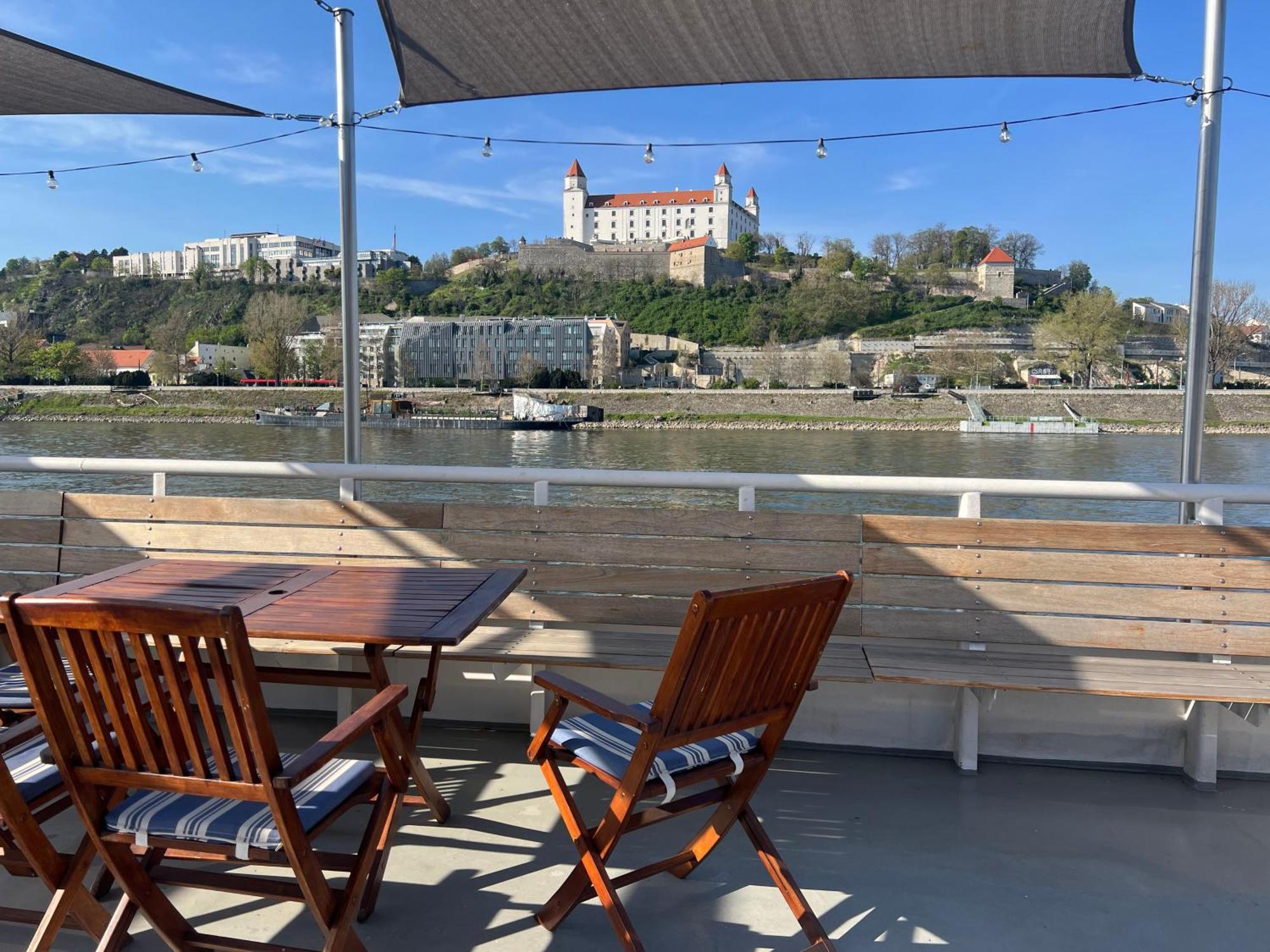 Orient Express Istanbul By Zazi Apartment Братислава Екстериор снимка