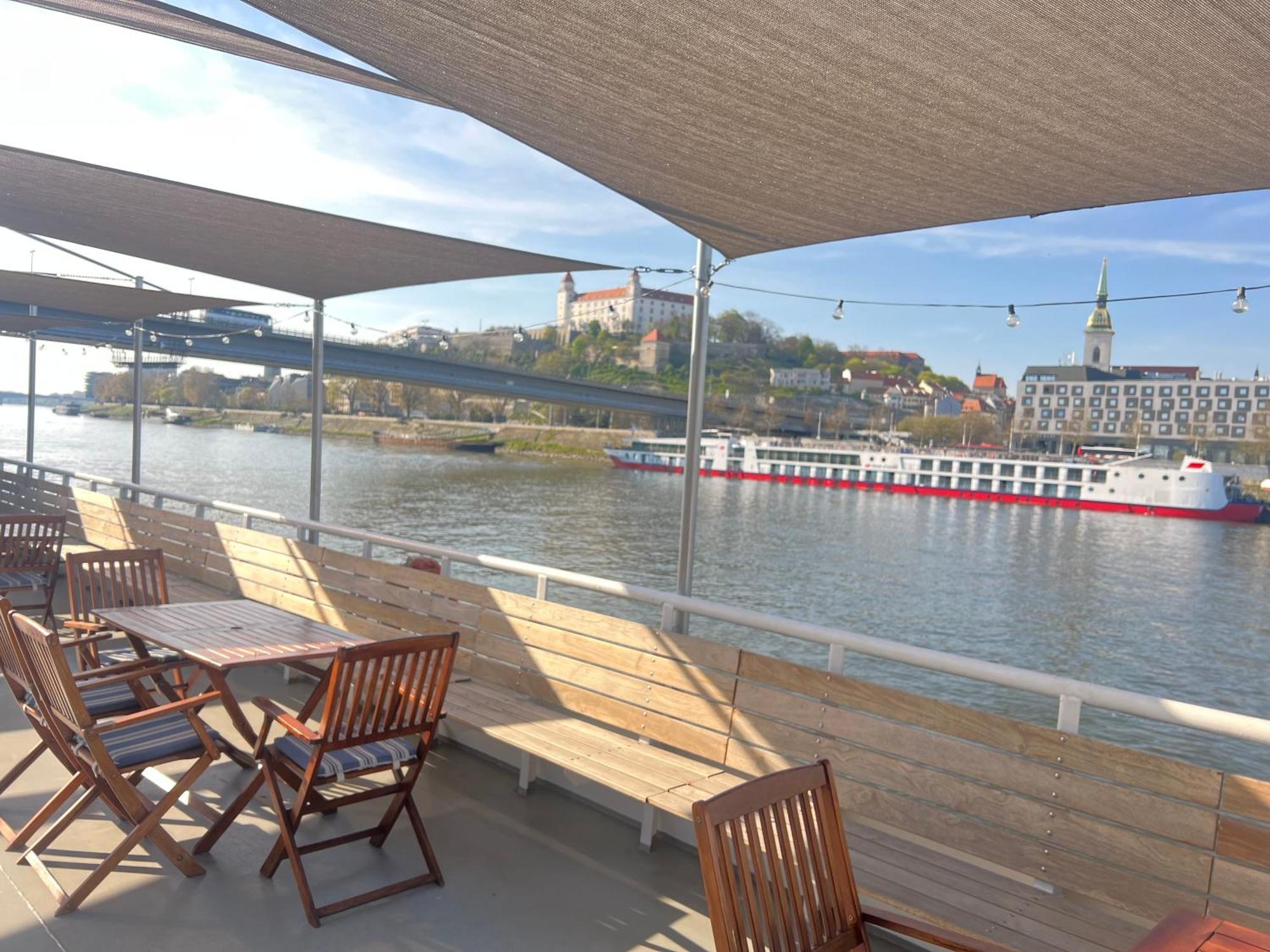 Orient Express Istanbul By Zazi Apartment Братислава Екстериор снимка